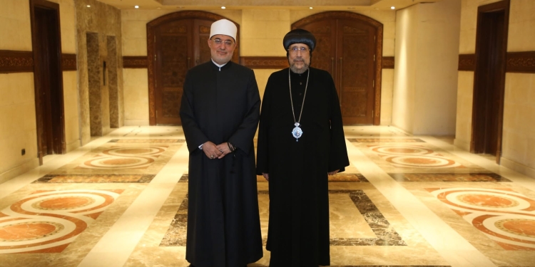 استقبل اليوم، الثلاثاء الموافق 21 يوليو 2026م، نيافة الحبر الجليل الأنبا إرميا، الأسقف العام ورئيس المركز الثقافي القبطي الأرثوذكسي، الأستاذ الدكتور نظير عياد، مفتي الديار المصرية.