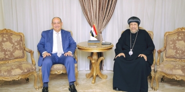 نيافة الأنبا إرميا يستقبل مساعد وزير الخارجية للعلاقات الثقافية